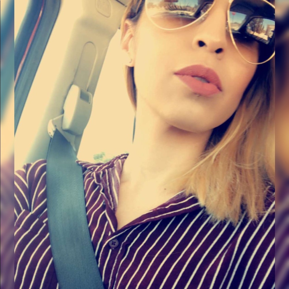 Meet your Posher, Julie